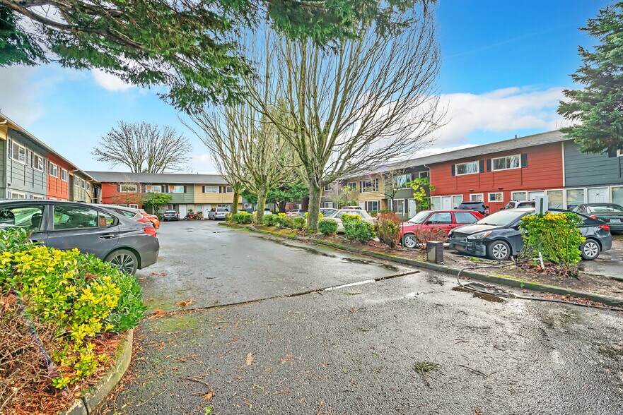 More Photos Of 2925 SE 50th Ave, Portland Apartments For Sale