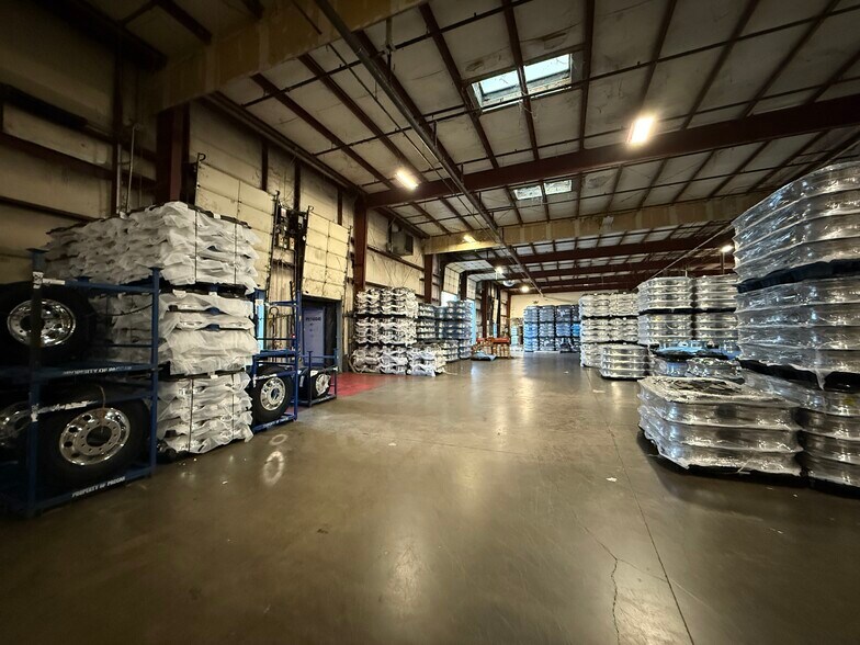 Primary Photo Of 4401 N Elm St, Denton Manufacturing For Lease