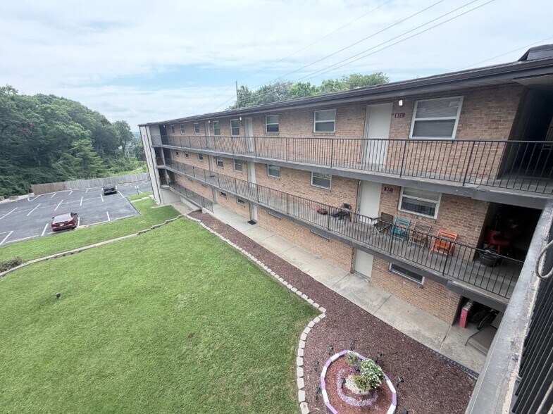 More Photos Of 9639-9640 Diamond Dr, Saint Louis Apartments For Sale