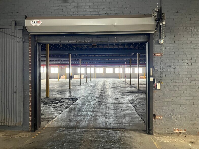 More Photos Of 285 W Trigg Ave, Memphis Manufacturing For Sale