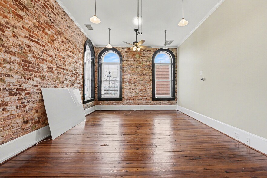 More Photos Of 106 W Moore Ave, Mooresville Loft Creative Space For Lease