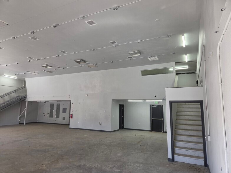 More Photos Of 1805 Futurity Dr, Sunland Park Manufacturing For Lease