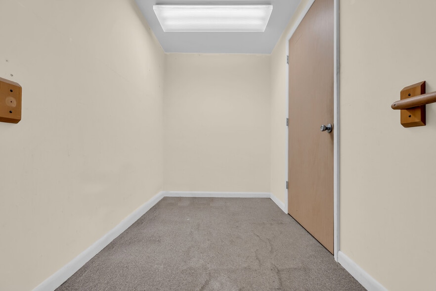 More Photos Of 150 Ocean Blvd N, Long Branch Flex For Lease