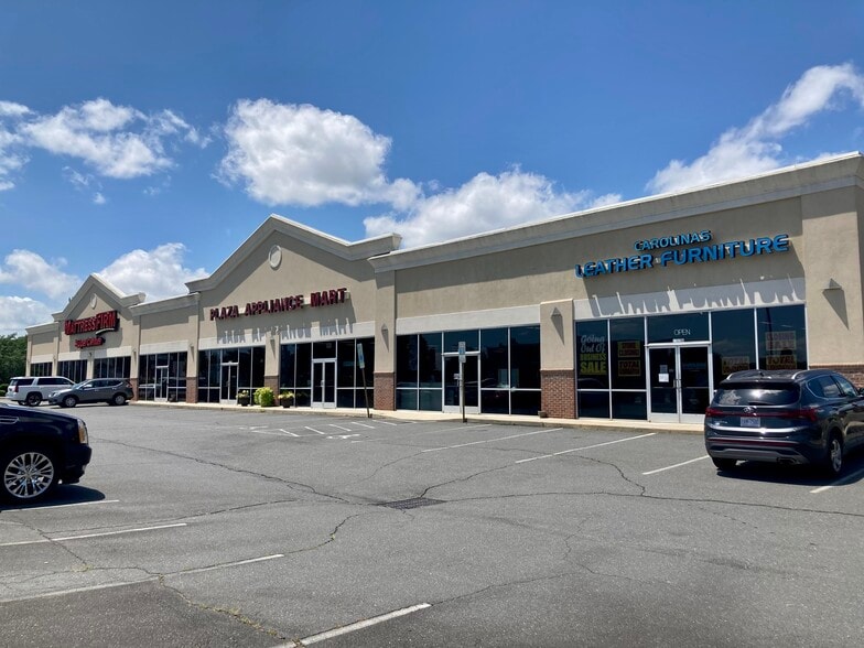 More Photos Of 11523 Carolina Place Pky, Pineville Unknown For Lease