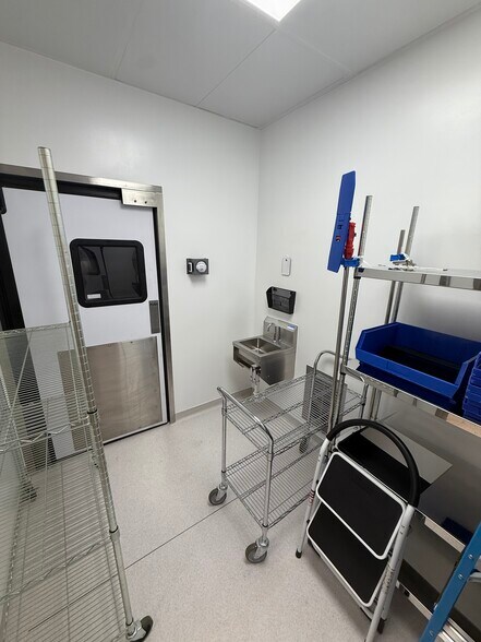 More Photos Of 204 Three Springs Dr, Weirton Office For Lease