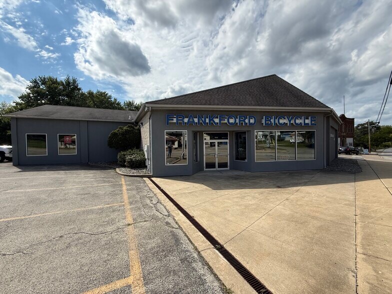 More Photos Of 964 N State St, Girard Freestanding For Sale