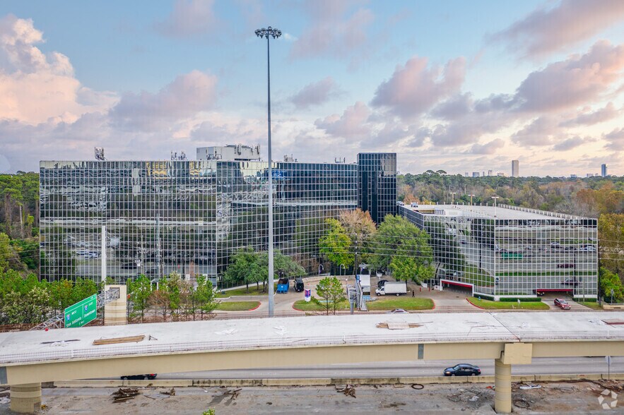 More Photos Of 1001 West Loop South, Houston Office For Lease