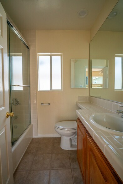 More Photos Of 1111 Pine Ave, Long Beach Apartments For Sale