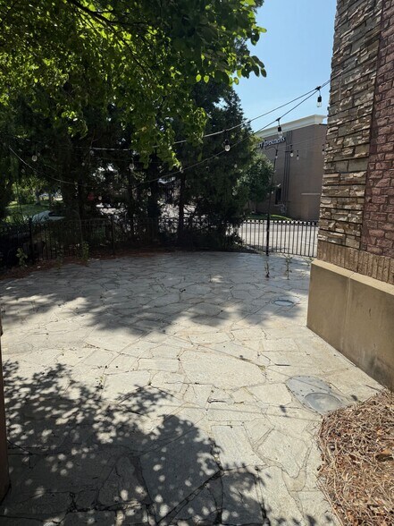 More Photos Of 5001 Town Center Dr, Leawood Restaurant For Sale