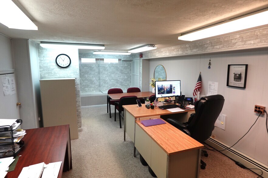 More Photos Of 235 Everett Ave, Wyckoff Office For Sale