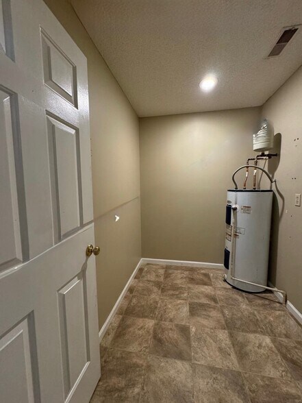 More Photos Of 751 Hunt St, Ashland Apartments For Sale