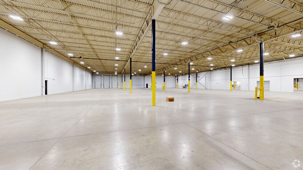 More Photos Of 60 Maple St, Mansfield Distribution For Lease