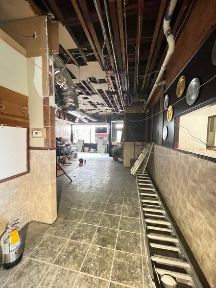 More Photos Of 4 State St, New London Apartments For Lease