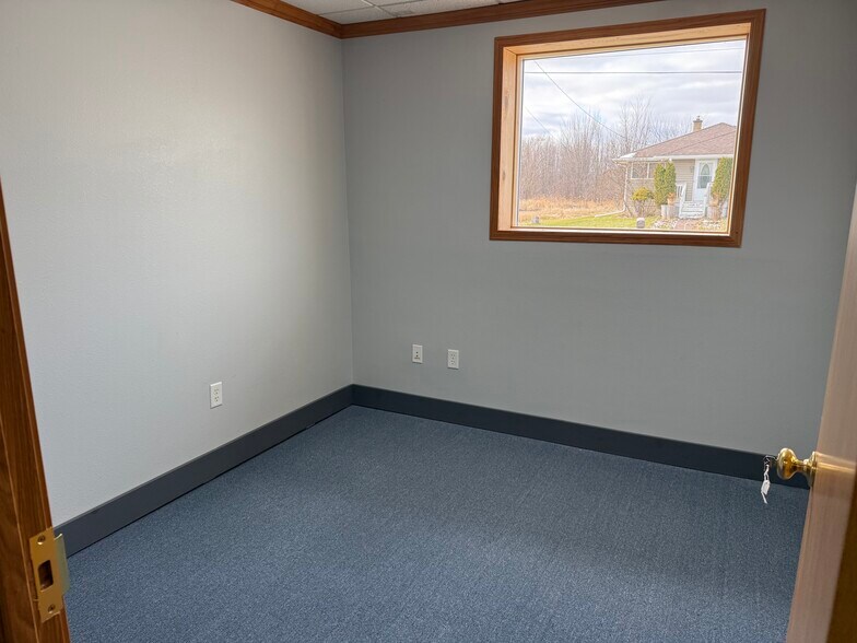 More Photos Of 223 N Seymour St, Fond Du Lac Manufacturing For Lease