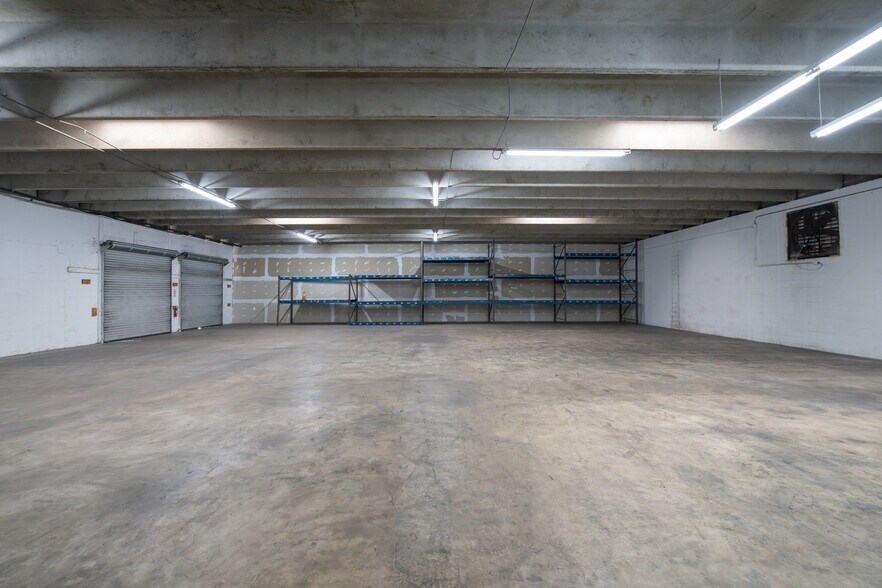 More Photos Of 3028 Mercury Rd, Jacksonville Warehouse For Lease