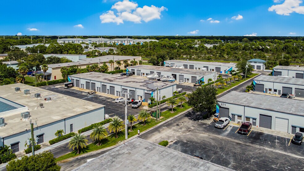 More Photos Of 895 NE Dixie Hwy, Jensen Beach Unknown For Lease