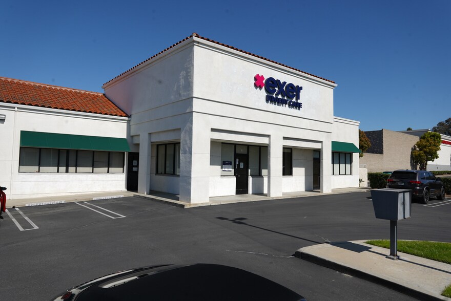 Primary Photo Of 22855 Lake Forest Dr, Lake Forest General Retail For Lease