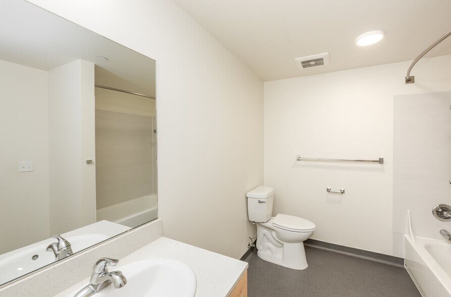 More Photos Of 1400 Madison St, Seattle Apartments For Lease