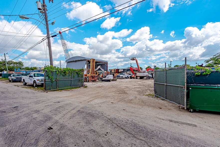 More Photos Of 2301 SW 57th Ave, West Park Land For Lease