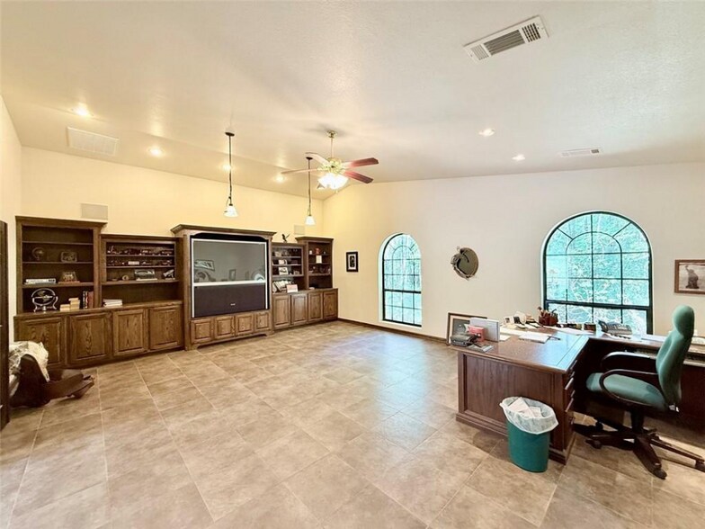 More Photos Of 15288 AR-22, Dardanelle Office For Sale