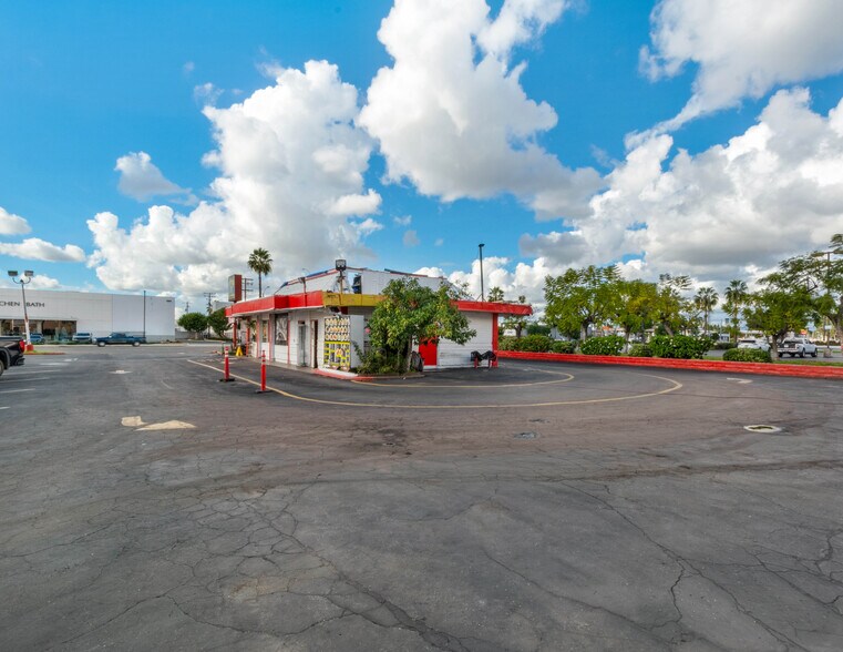 More Photos Of 1258 S State College Blvd, Anaheim Fast Food For Sale