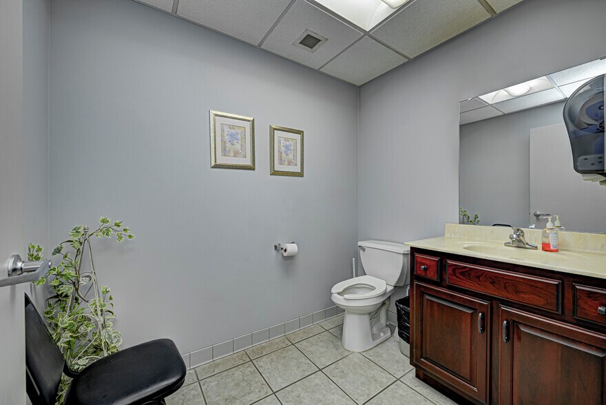 More Photos Of 241 S State Ave, Indianapolis Warehouse For Sale