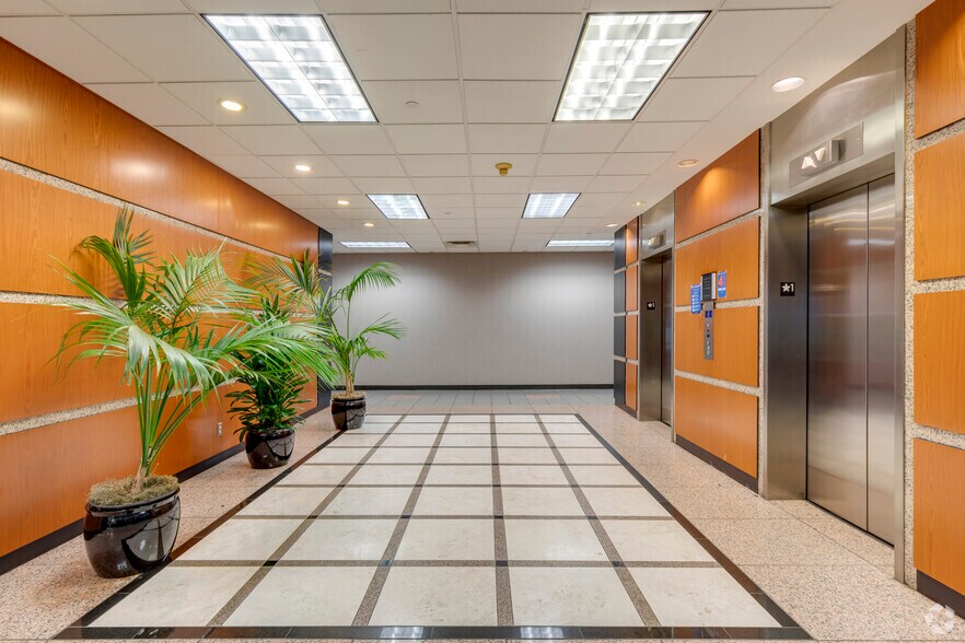 More Photos Of 2021 S Lewis Ave, Tulsa Office For Lease