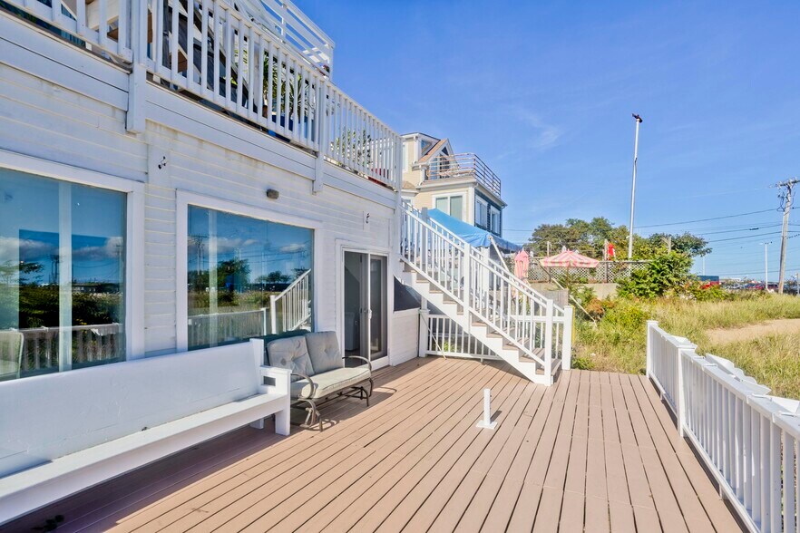 More Photos Of 265 Commercial St, Provincetown Flex For Sale