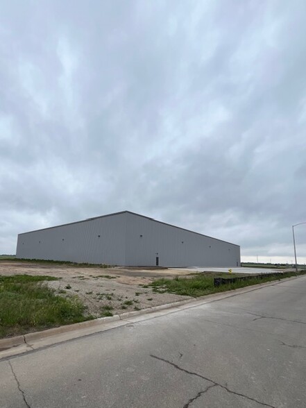 Primary Photo Of 2901 Enterprise dr, Hutchinson Warehouse For Sale