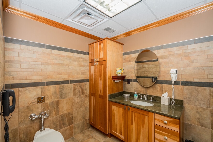 More Photos Of 120 West Ave, Saratoga Springs Office For Sale