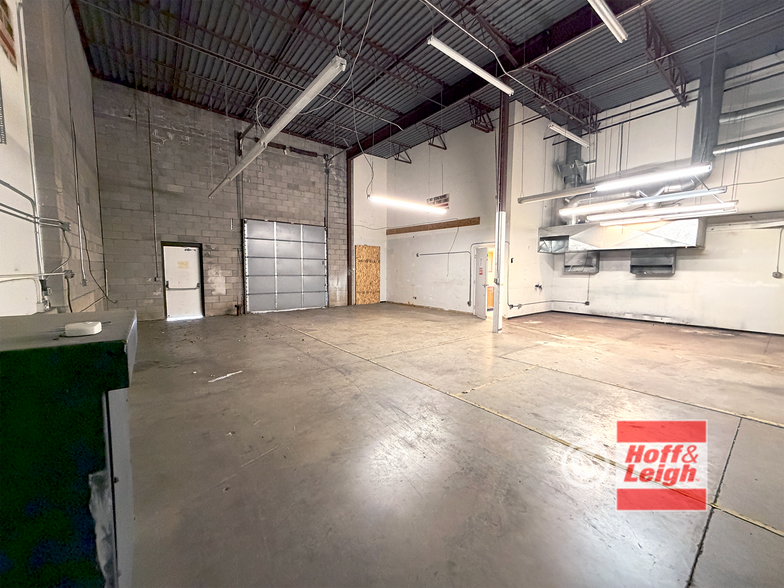 More Photos Of 4725 Town Center Dr, Colorado Springs Warehouse For Lease