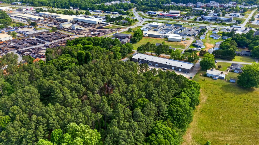 More Photos Of 100 Business Pky, Piedmont Light Manufacturing For Sale