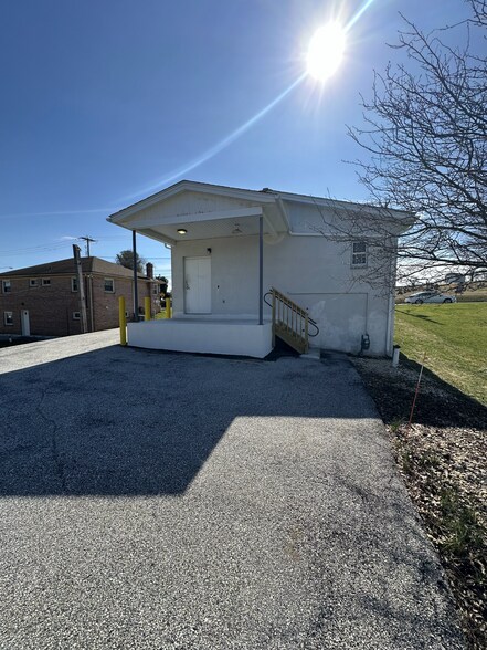 More Photos Of 107 W Ore St, Loganville Post Office For Sale