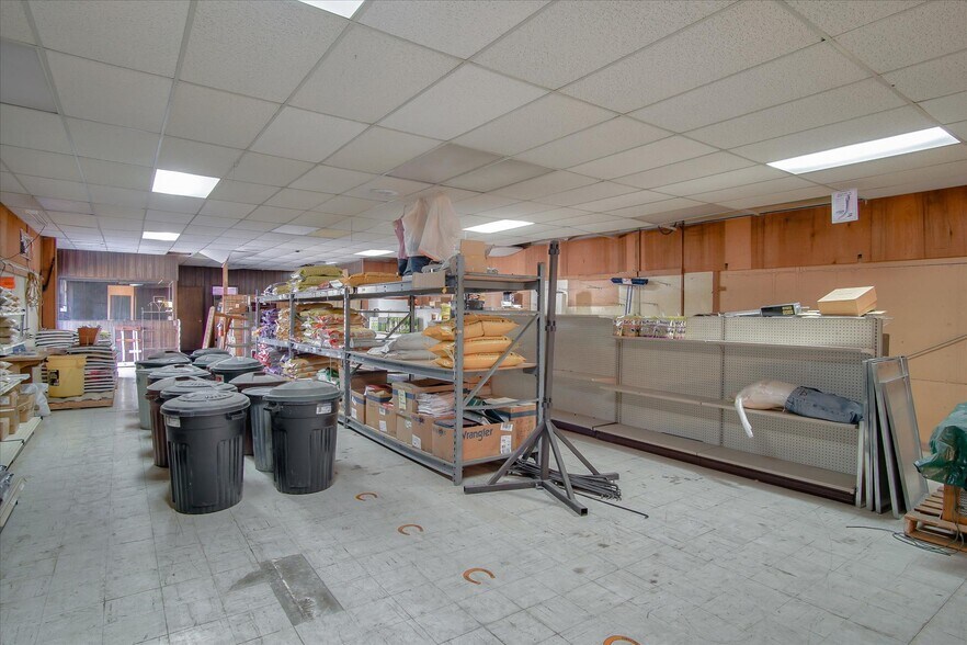 More Photos Of 354 1st St, Hollister Freestanding For Sale