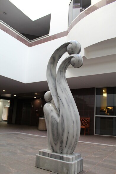 More Photos Of 23838 Valencia Blvd, Valencia Medical For Lease