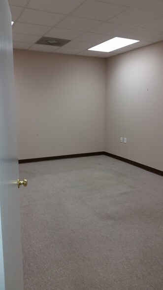 More Photos Of 4582 Cumberland Rd, Fayetteville Freestanding For Lease