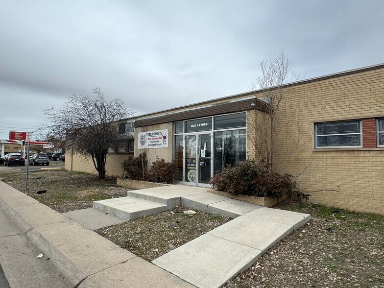 More Photos Of 1340 - 1340 Leyden St, Denver Office For Sale