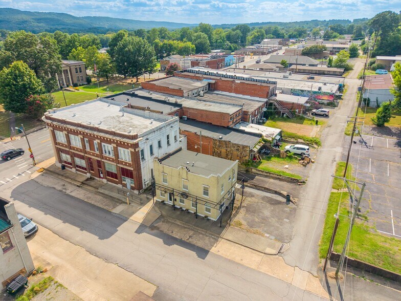 More Photos Of 104 N 3rd St, Heber Springs Office For Sale