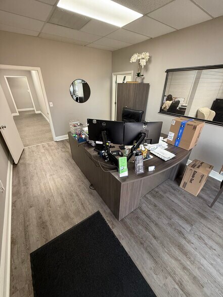 More Photos Of 1635 McFarland Blvd N, Tuscaloosa Office For Lease