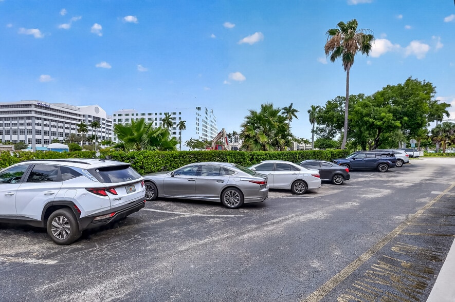More Photos Of 201 N University Dr, Plantation Medical For Sale