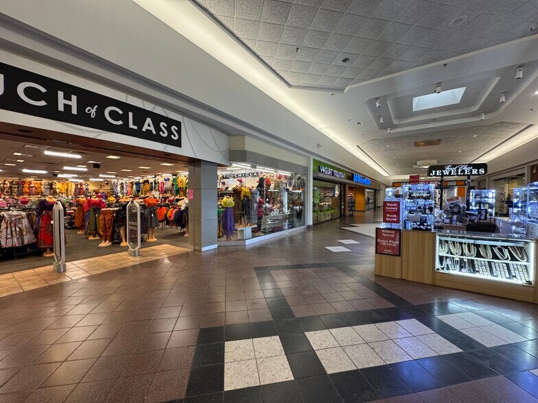 More Photos Of 777 E Merritt Island Cswy, Merritt Island Unknown For Lease