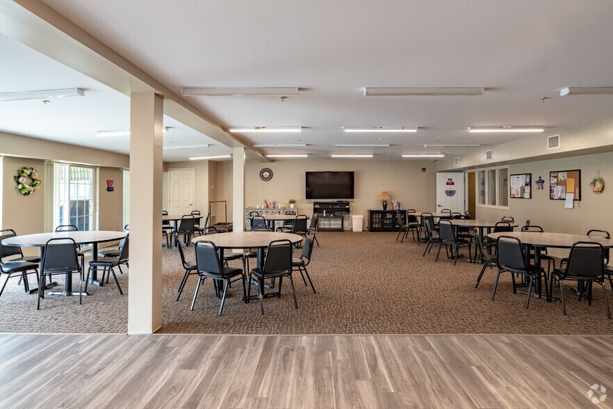 More Photos Of 2341 Union Rd, West Seneca Apartments For Lease