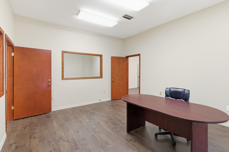 More Photos Of 723 Hardy St, Hattiesburg Office For Sale