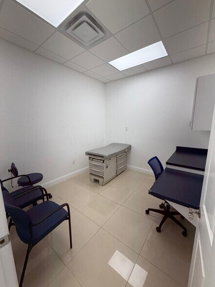 More Photos Of 2003 McCoy Rd, Orlando General Retail For Lease