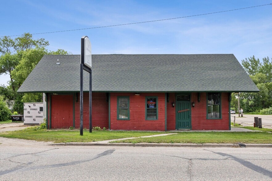More Photos Of 511 Fergus Ave, Erhard Restaurant For Sale