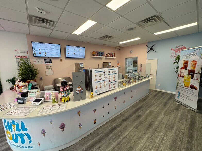 More Photos Of 3827 Bell Blvd, Bayside General Retail For Lease