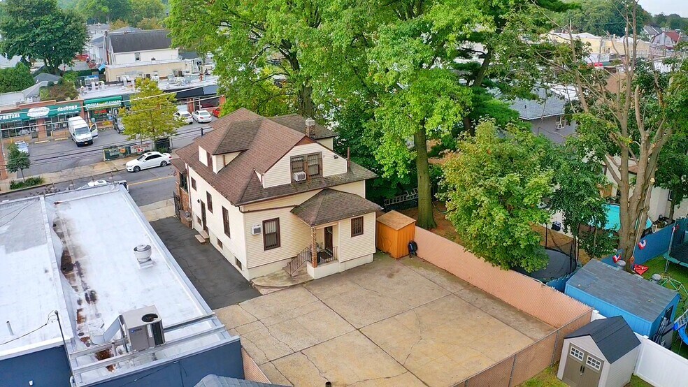 More Photos Of 623 Forest Ave, Staten Island Office For Sale