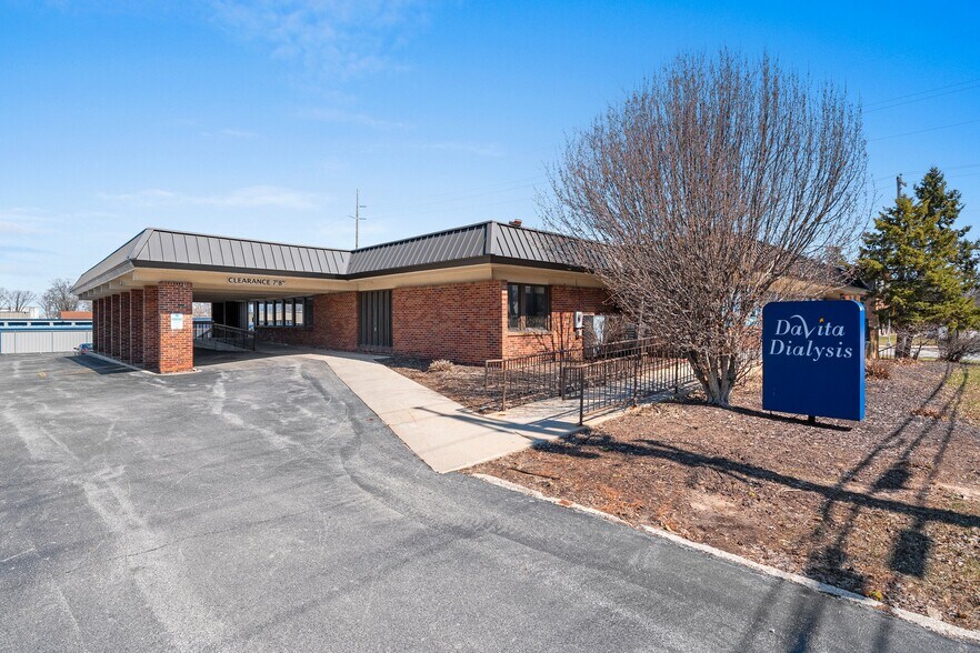 More Photos Of 1751 Deckner Ave, Green Bay Medical For Sale