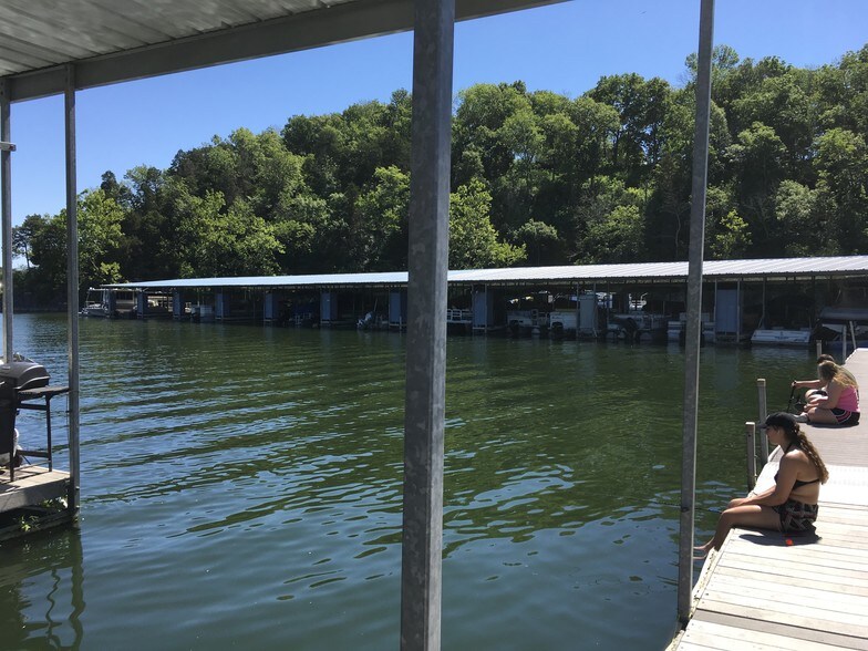 More Photos Of 136 S Homestead Ln, Lancaster Marina For Sale