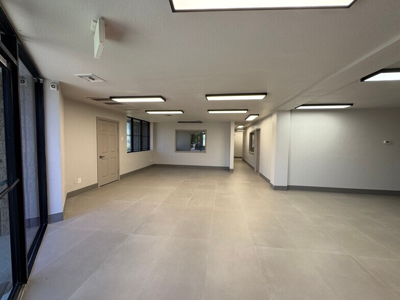 More Photos Of 3745 E Wier Ave, Phoenix Warehouse For Lease